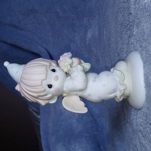 PRECIOUS MOMENTS figurine